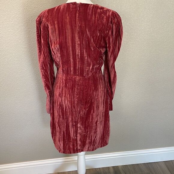 Adeline Rae Avía Velvet Textured Puff Sleeve Dress - Picture 2 of 3